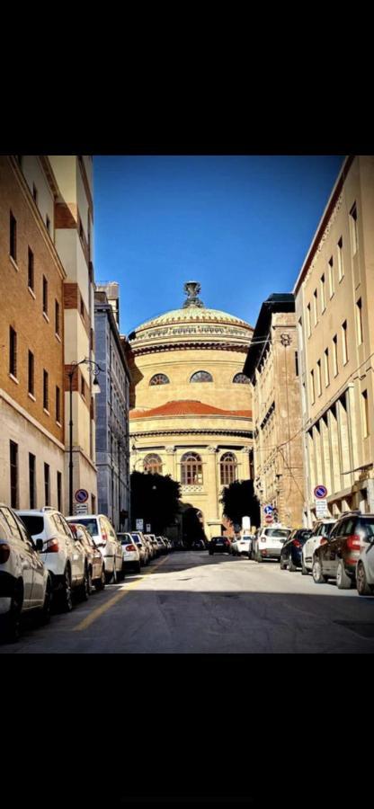 Un Raggio Di Sole Al Massimo Apartment Палермо Екстериор снимка